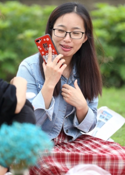 【abc高品质 】时尚美女她的丝足非常薄，丝袜脚型完美，尤其脚底太诱惑了 38P