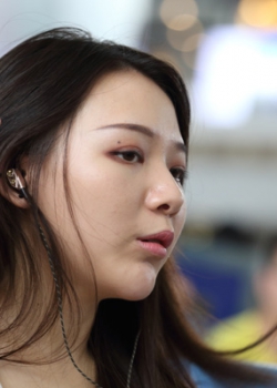 【abc高品质 】超级清纯的年轻美女她那双高跟玉足实在超水润啊,而且非常白皙!22P