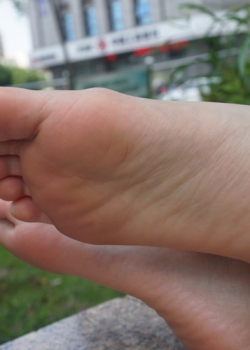 【Youth Feet学生模拍】大学生婉萍的雪白美脚 第一套（83p）