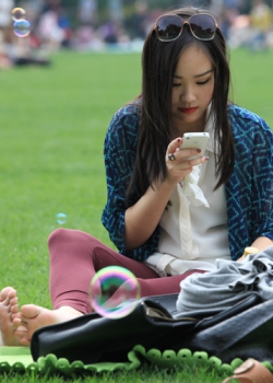 白肤墨镜女孩的超级二趾长（26P）