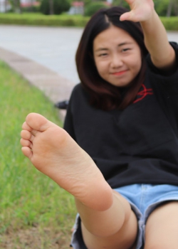 大一女生晓晓极品小脚丫 第三季 36P