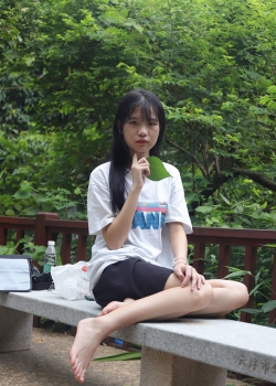 【Youth Feet学生模拍】大学生小萍满是胶原蛋白的美脚 第二套（80p）