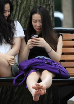 不一般的长椅美女全方位秀脚图（42P）