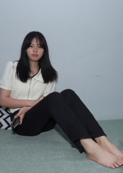 【Youth Feet学生模拍】大学生小仪展示37码修长嫩脚（90p）