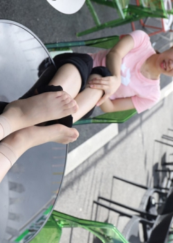 【Youth Feet学生模拍】蓉蓉与欣欣展示丝袜美脚（50p）