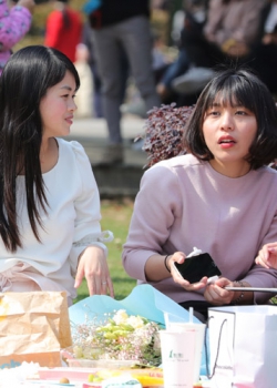 穿长丝的女人多半不肯脱鞋，也就是学生M可以无拘无束一把（74P）