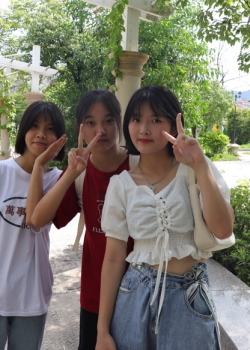 【Youth Feet学生模拍】三朵小花展示美脚（101p）
