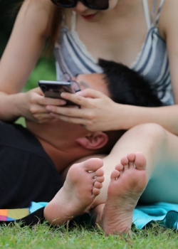 不是女神算我输，别犹豫，喊你看脚就赶紧进来 第二套 55P