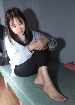 【Youth Feet学生模拍】曾经做过车模的灵灵美脚绝版（81p）